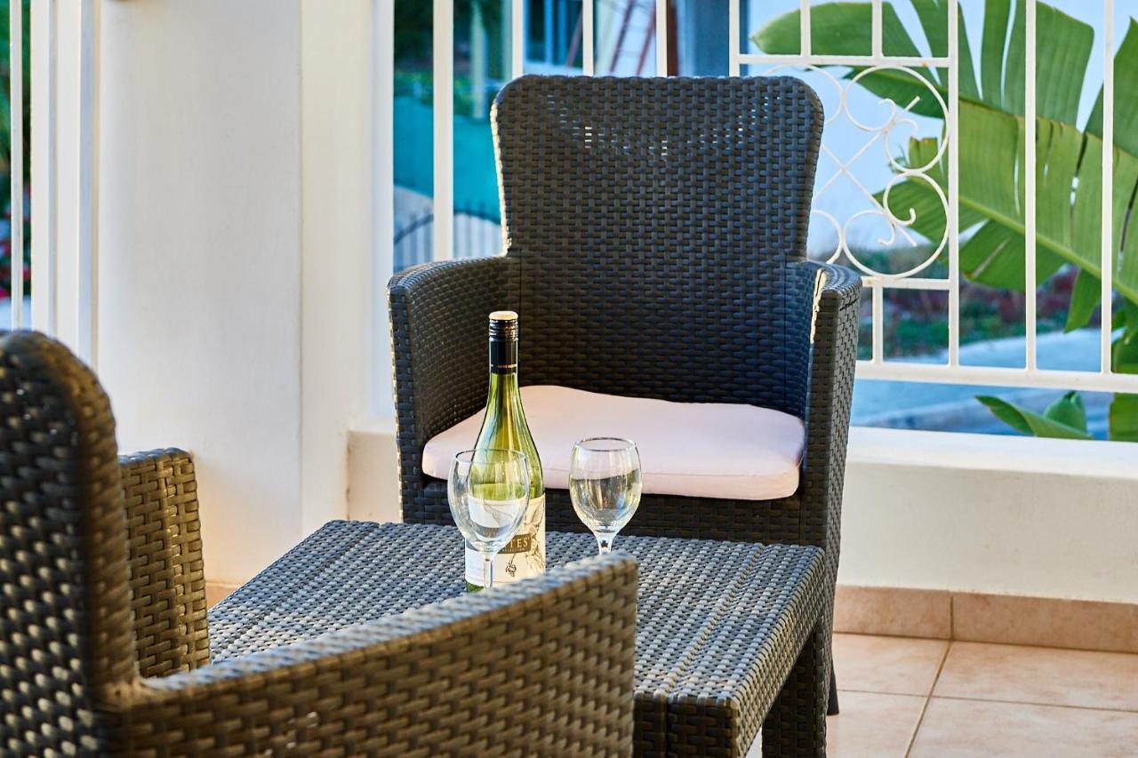 Villa Haven By Ezoria Villas Coral Bay Buitenkant foto